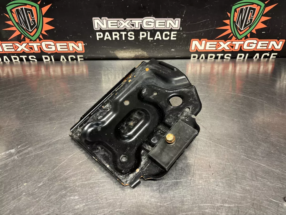 04 - 06 PONTIAC GTO BATTERY TRAY WITH HOLD DOWN OEM #1522