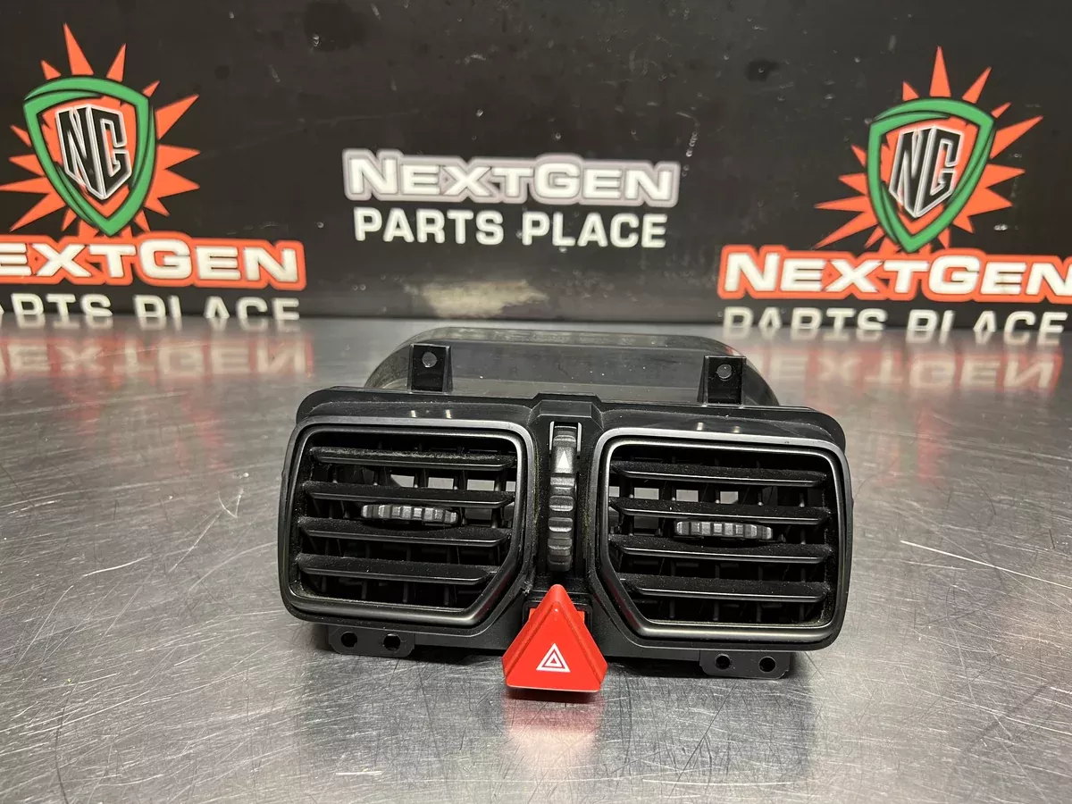 04 - 06 PONTIAC GTO CENTER DASH AC VENT HAZARD LIGHT OEM 92084219 #1025