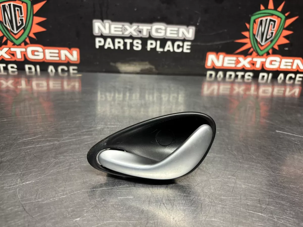04-06 PONTIAC GTO LH DRIVER SIDE INTERIOR DOOR HANDLE 92055321 OEM #1043