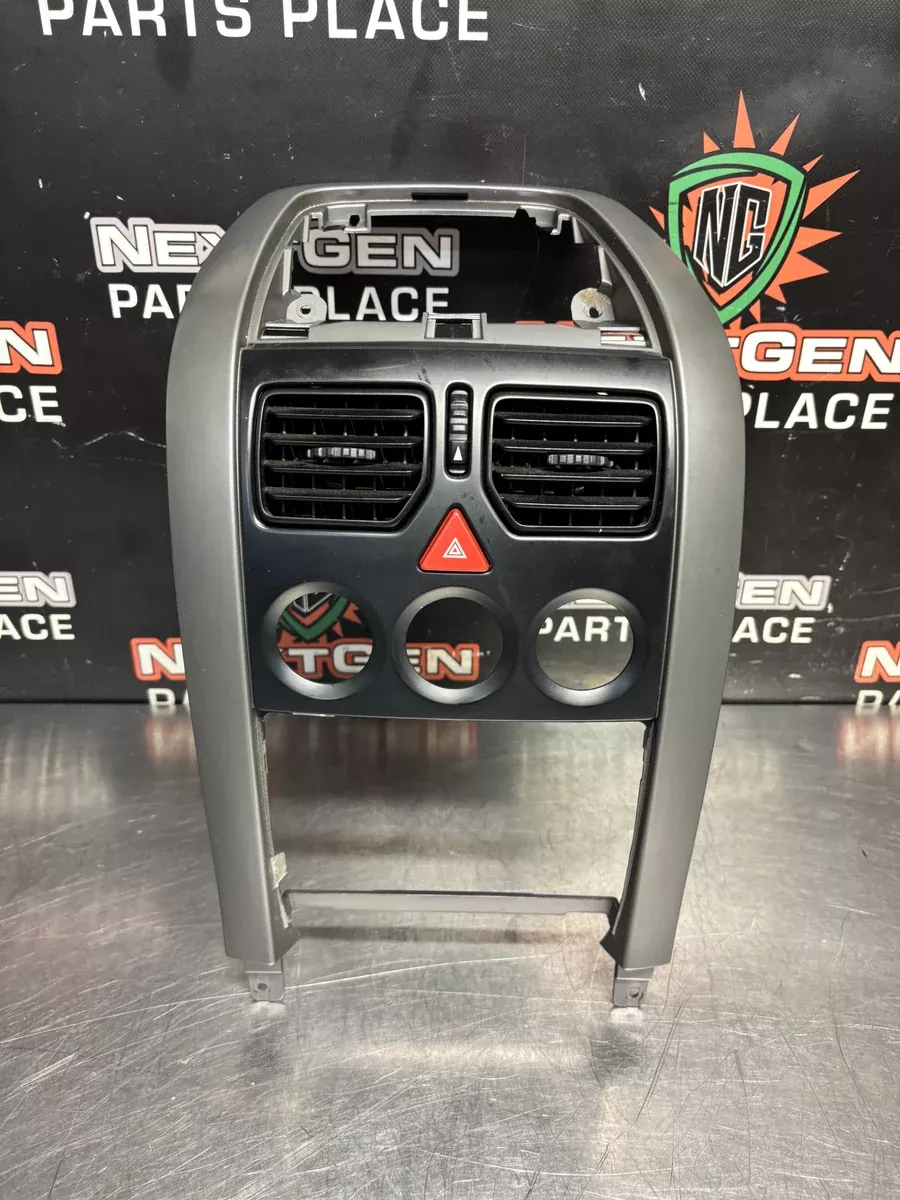 04-06 PONTIAC GTO RADIO BEZEL / DASH TRIM OEM #1438