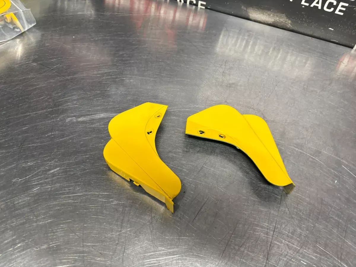 04-06 PONTIAC GTO YELLOW ROCKER PANEL END CAP PAIR OEM #1269