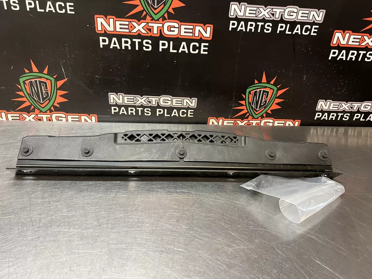 05-13 C6 CORVETTE FASCIA RETAINER OEM 15812903 #1194